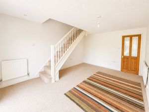 Sitting Room (1)- click for photo gallery